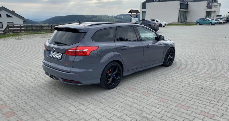 Ford Focus cena 56300 przebieg: 218000, rok produkcji 2015 z Szprotawa małe 497